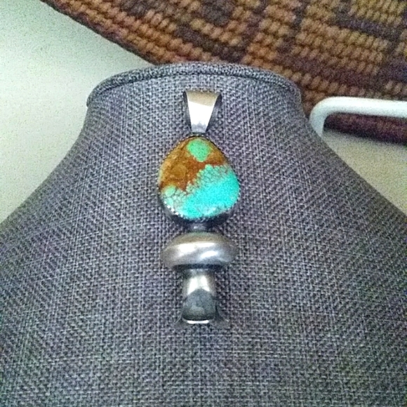 Beautiful Native American Navajo Sterling & Turquoise...